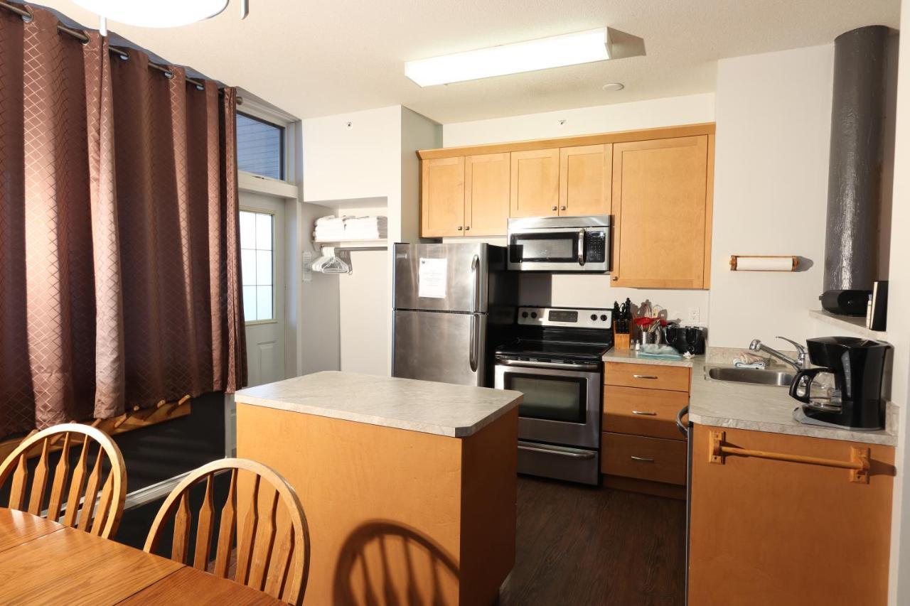 The Pinnacles Suites & Townhomes Silver Star Bagian luar foto