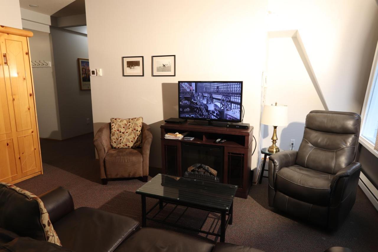 The Pinnacles Suites & Townhomes Silver Star Bagian luar foto