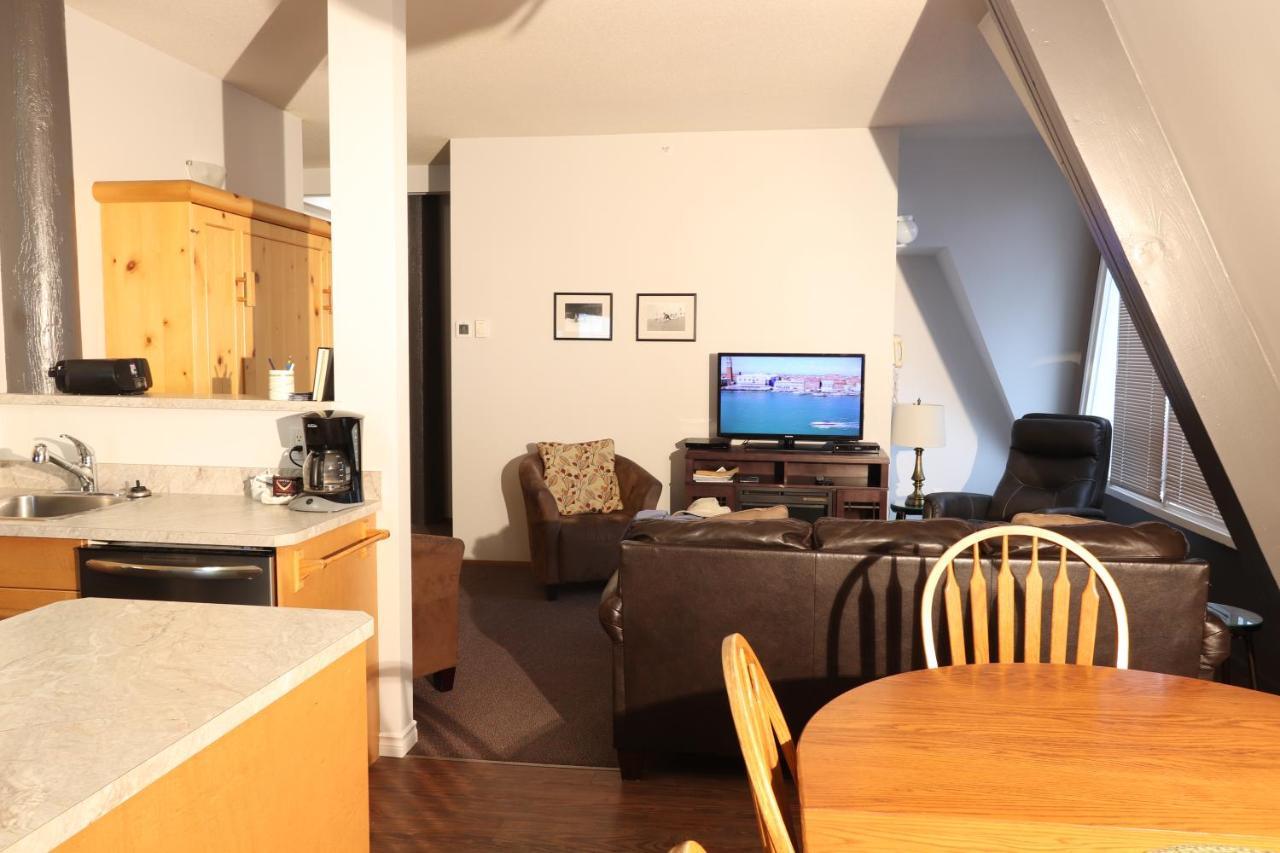 The Pinnacles Suites & Townhomes Silver Star Bagian luar foto