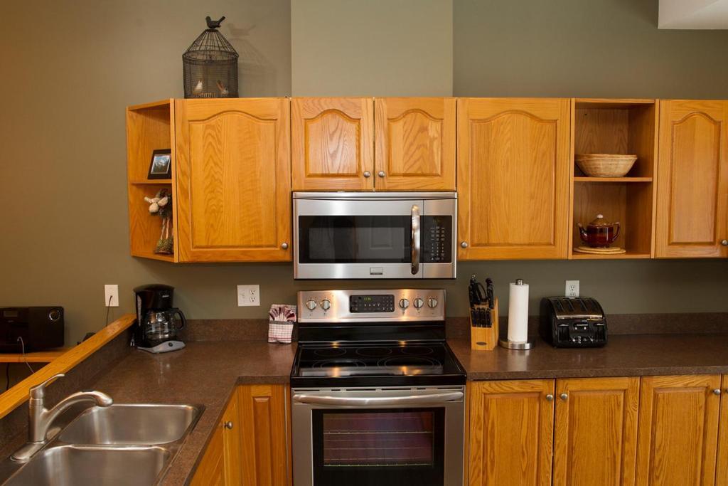 The Pinnacles Suites & Townhomes Silver Star Bagian luar foto