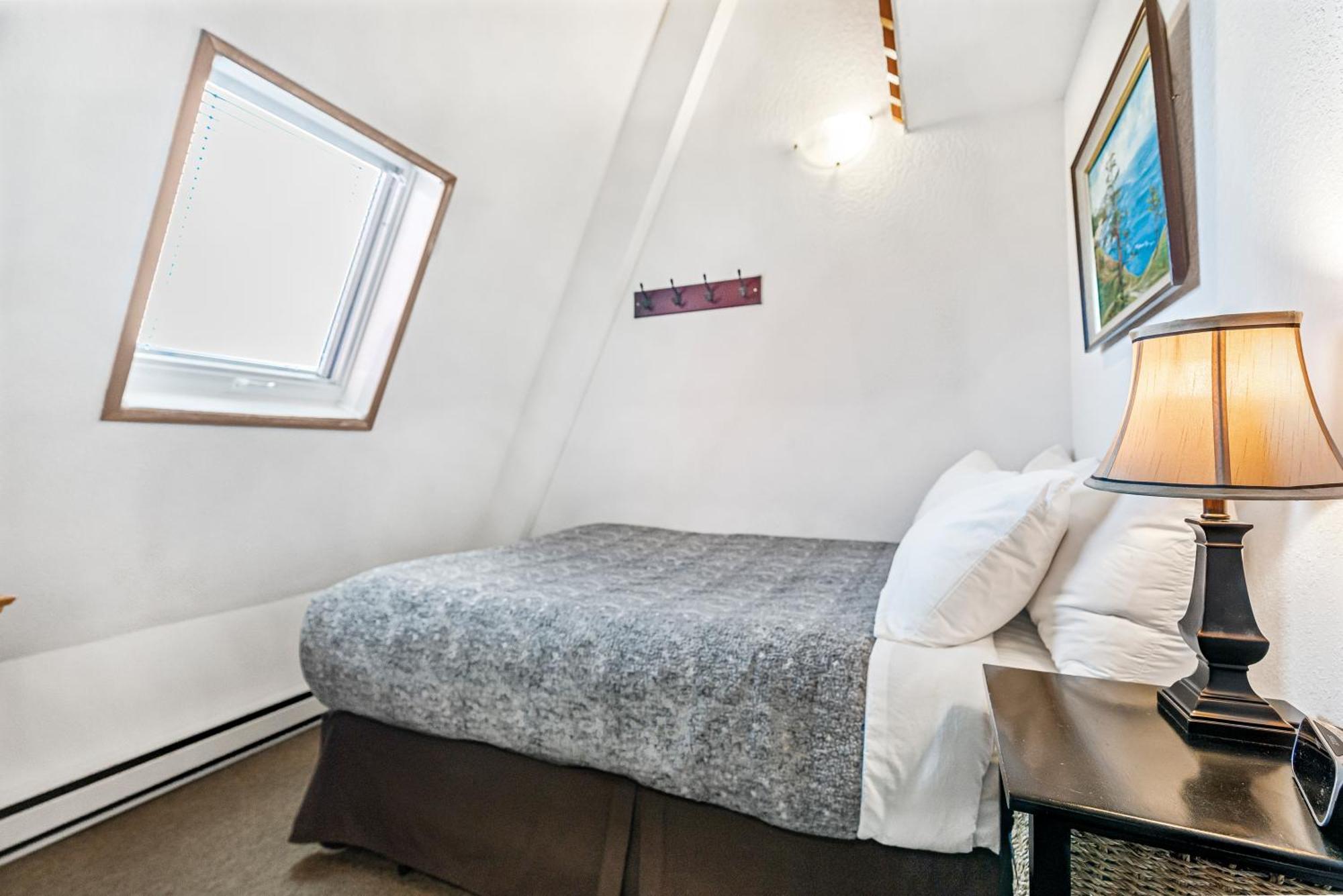 The Pinnacles Suites & Townhomes Silver Star Bagian luar foto