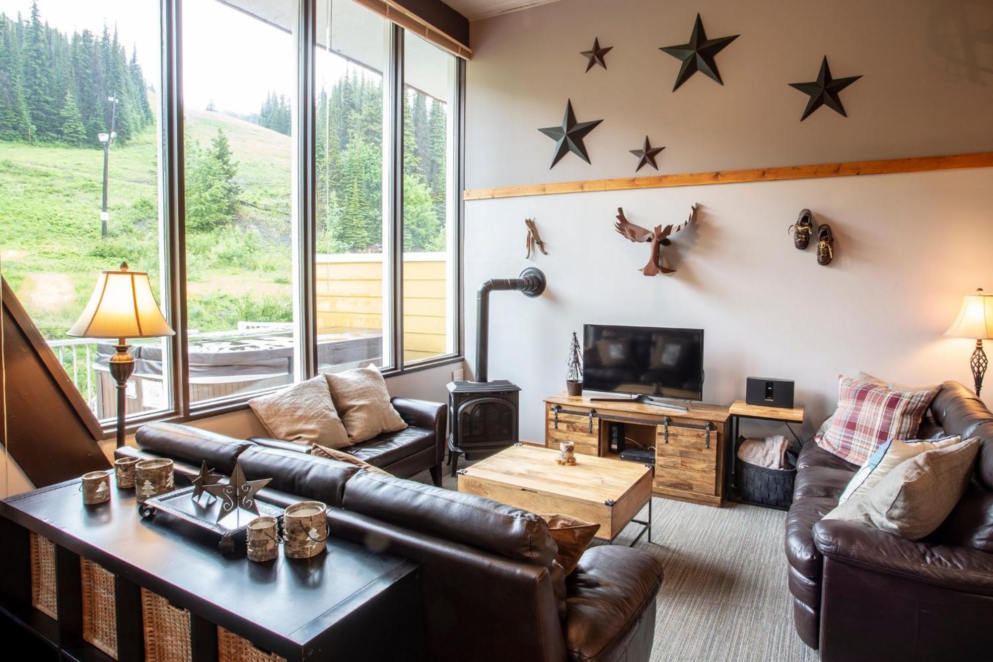 The Pinnacles Suites & Townhomes Silver Star Bagian luar foto