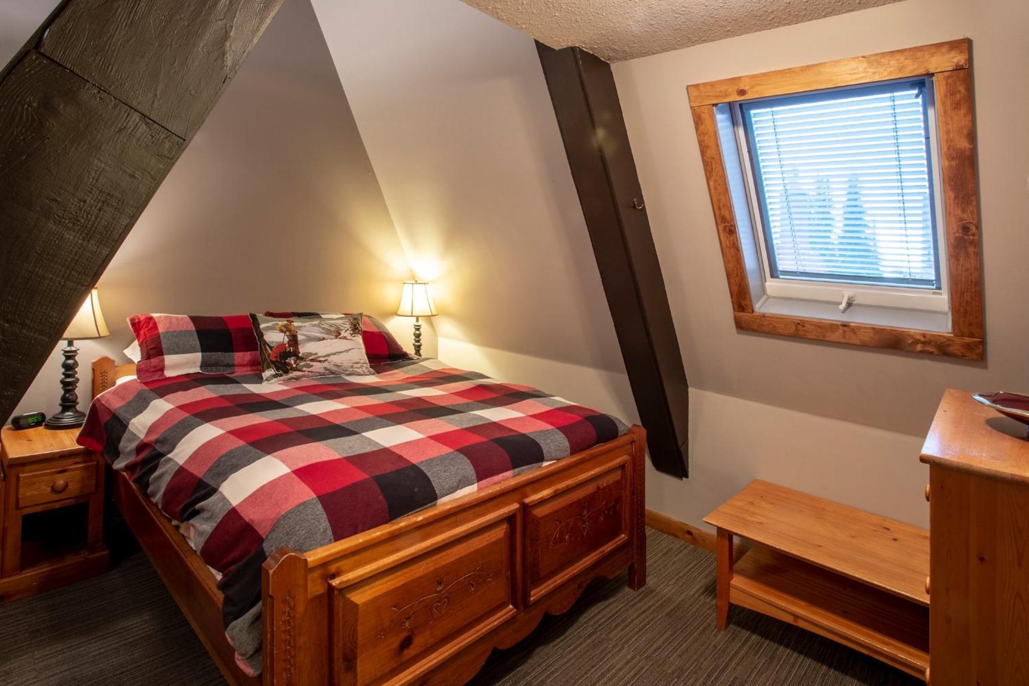 The Pinnacles Suites & Townhomes Silver Star Bagian luar foto