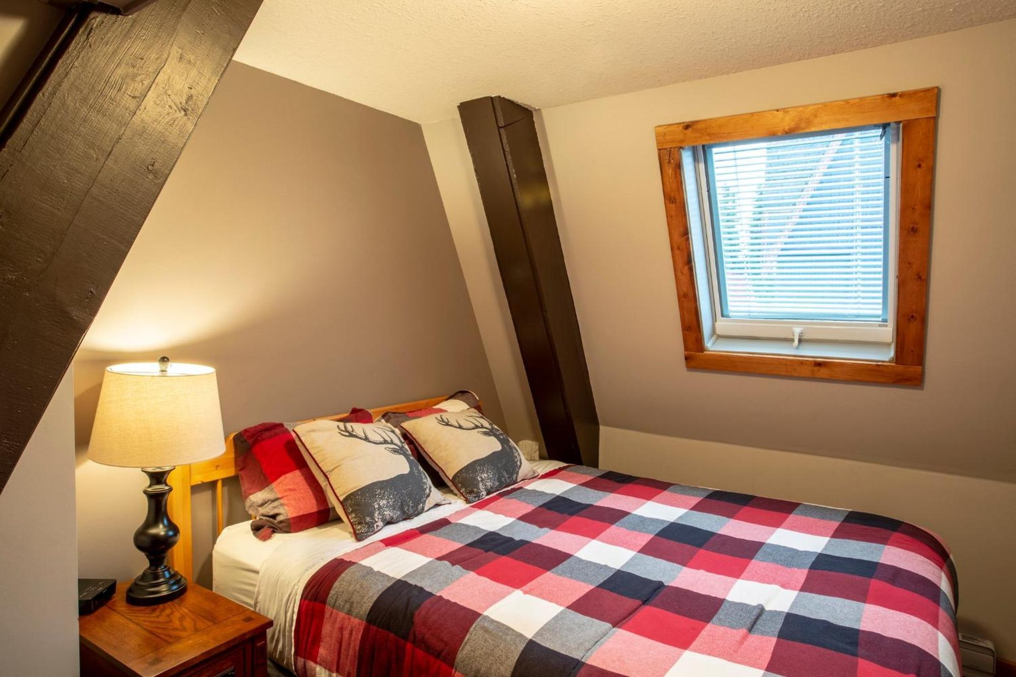 The Pinnacles Suites & Townhomes Silver Star Bagian luar foto
