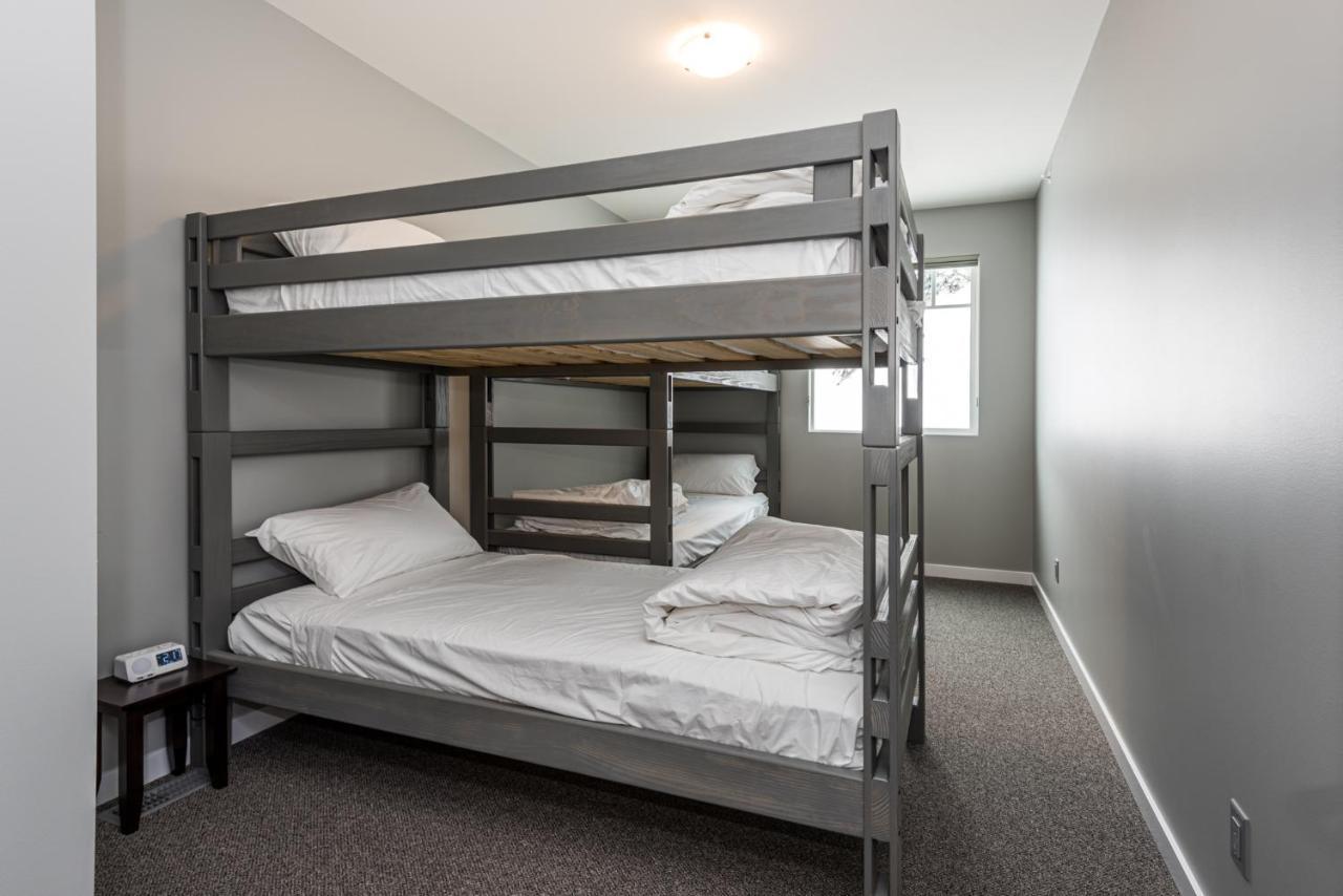 The Pinnacles Suites & Townhomes Silver Star Bagian luar foto